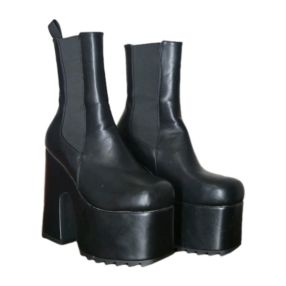 Lamoda Shoes - Women's LAMODA Doll Black Platform Slip-on Calf Boots Size 7 Gothic Alternative